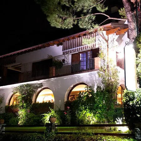 Semesteranläggning (resort) Alveluu Ristorante E *